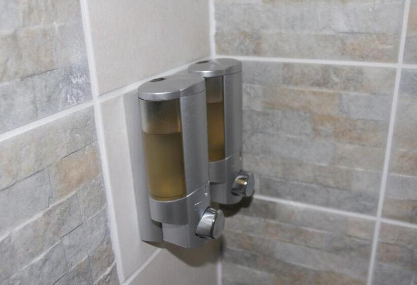 컴포트 룸, Château De La Folie