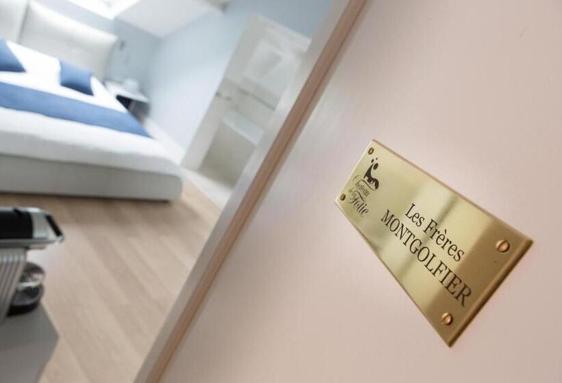 컴포트 룸, Château De La Folie