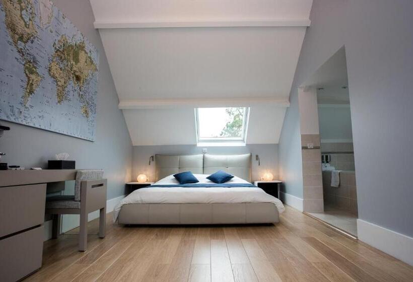 컴포트 룸, Château De La Folie