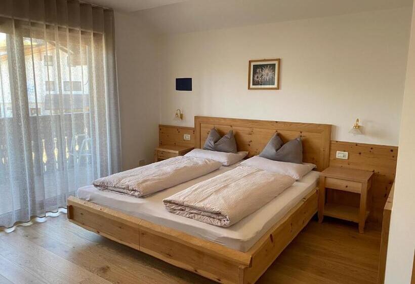 اتاق استاندارد با بالکن, Garni Residence Trocker