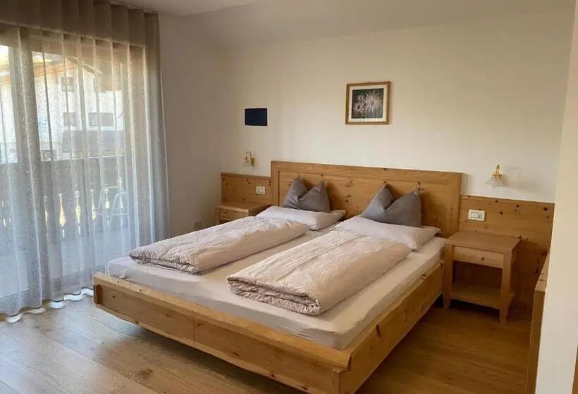 اتاق استاندارد با بالکن, Garni Residence Trocker