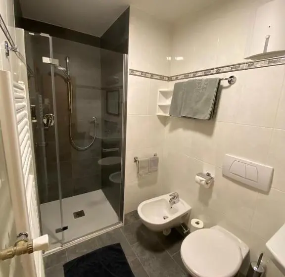 اتاق استاندارد با بالکن, Garni Residence Trocker