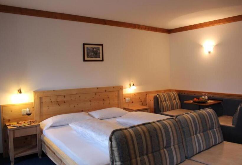 اتاق استاندارد با بالکن, Garni Residence Trocker