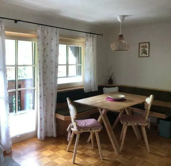 Balkonlu 2 Yatak odalı Daire, Auerhof