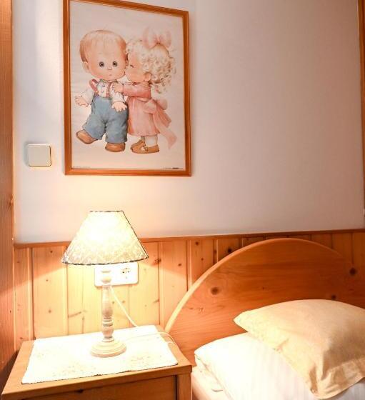 带阳台两卧公寓, Auerhof