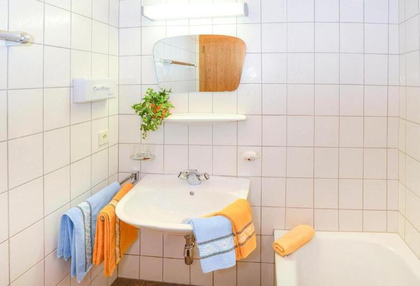 スタンダードトリプルルーム, Garni Belvedere