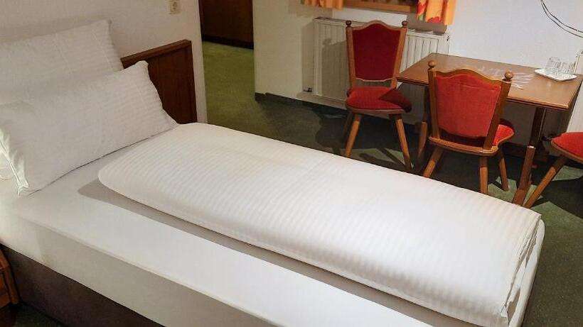 スタンダードトリプルルーム, Garni Belvedere