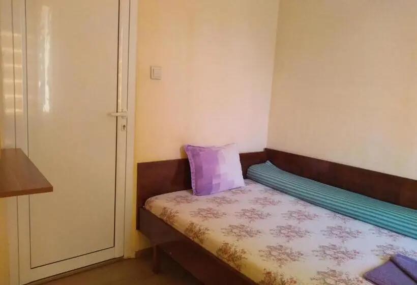 اتاق اکونومی, East Gate Guest Rooms