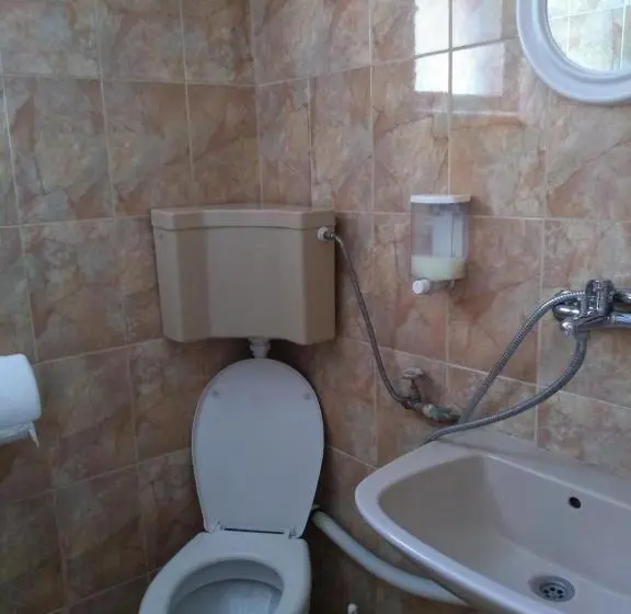 اتاق اکونومی, East Gate Guest Rooms