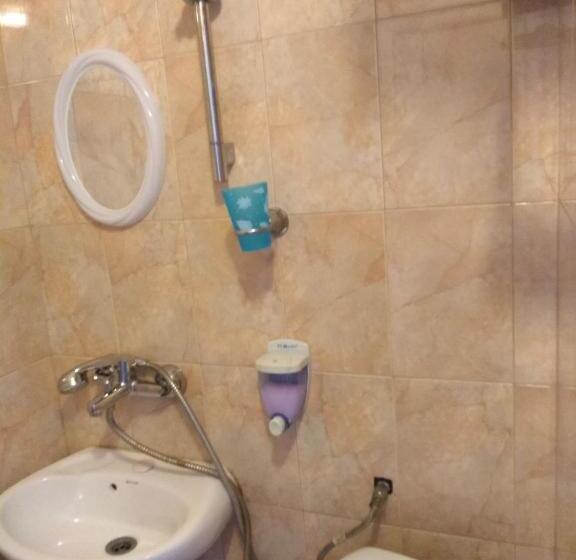 4인용 스탠다드 룸, East Gate Guest Rooms