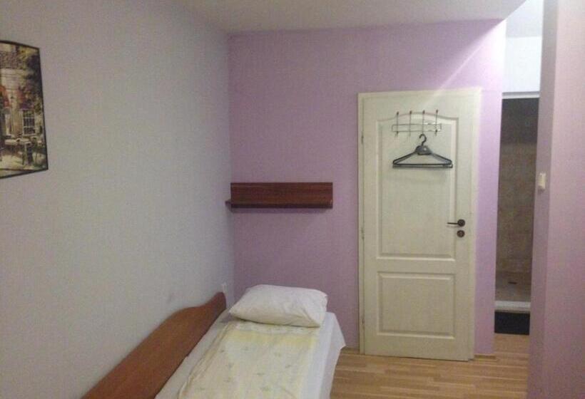 4인용 스탠다드 룸, East Gate Guest Rooms