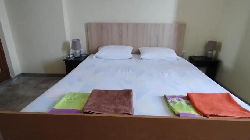 اتاق استاندارد, East Gate Guest Rooms