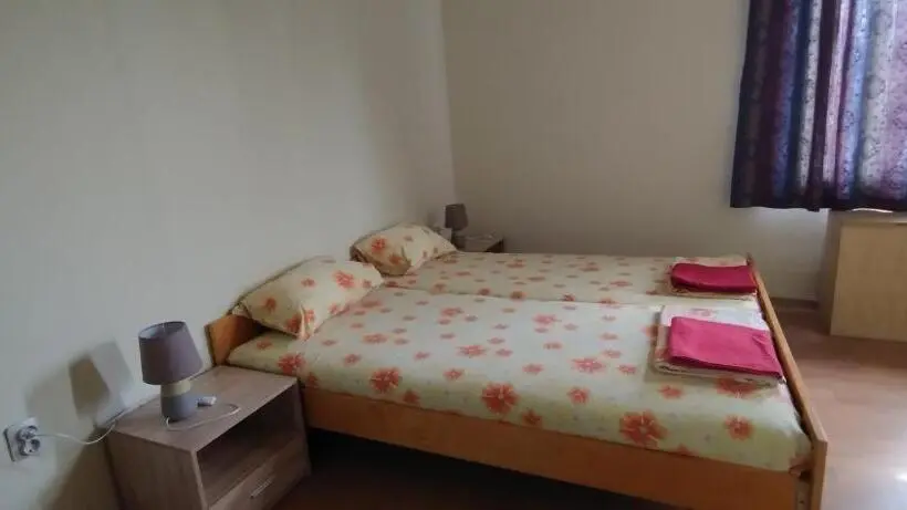 اتاق استاندارد با بالکن, East Gate Guest Rooms