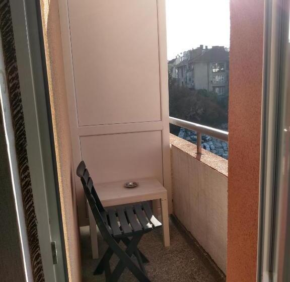 스탠다드 발코니 룸, East Gate Guest Rooms