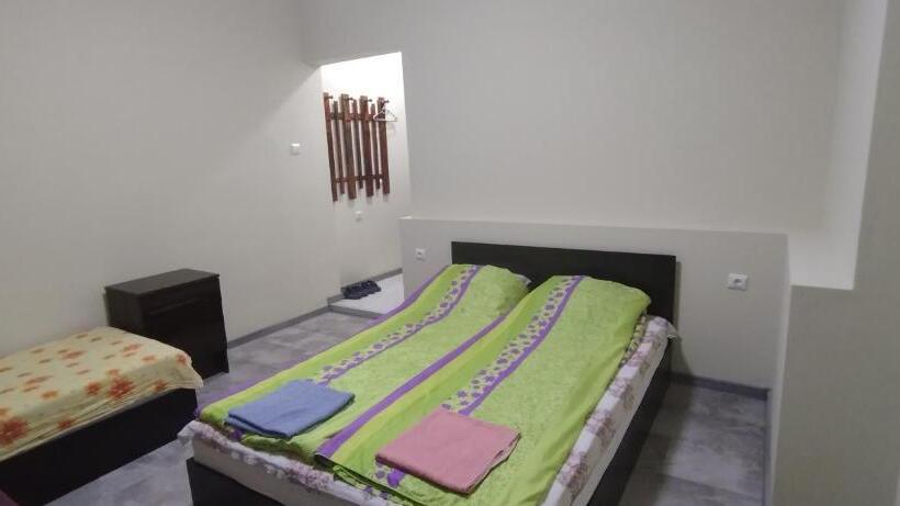 스탠다드 발코니 룸, East Gate Guest Rooms