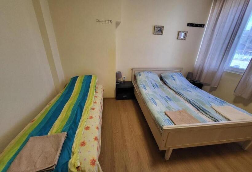 4인용 스탠다드 룸, East Gate Guest Rooms