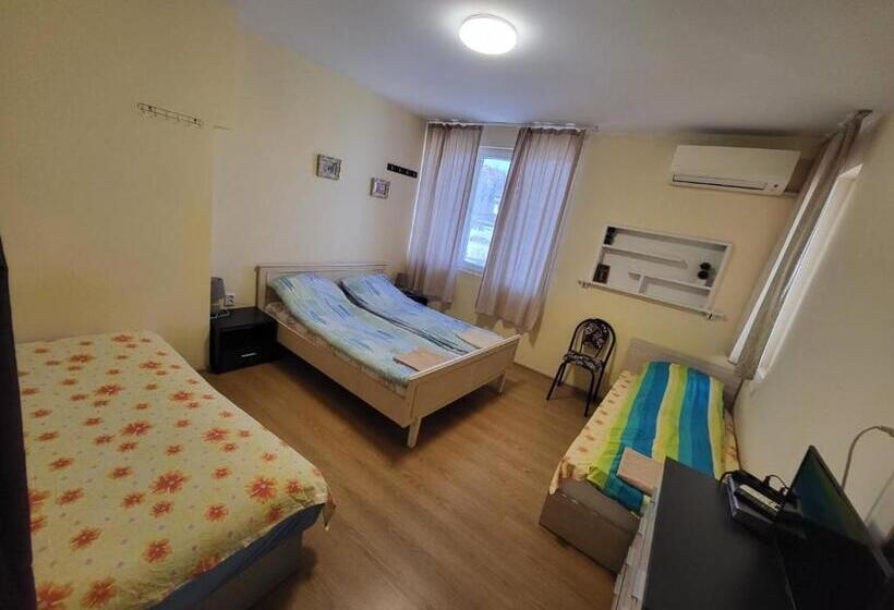 4인용 스탠다드 룸, East Gate Guest Rooms
