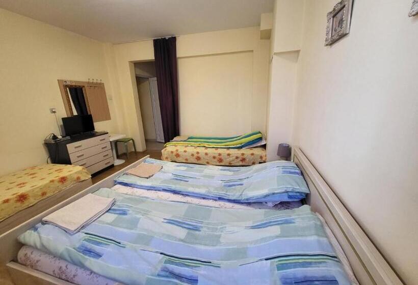 4인용 스탠다드 룸, East Gate Guest Rooms