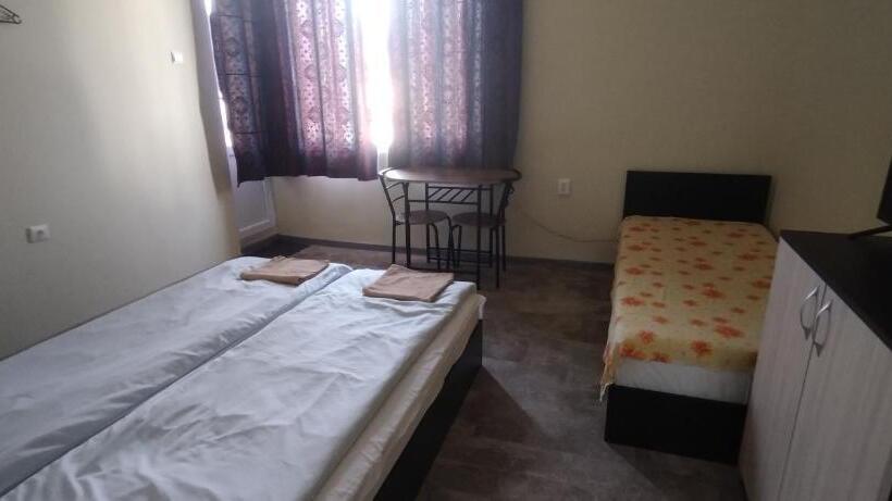 스탠다드 발코니 룸, East Gate Guest Rooms
