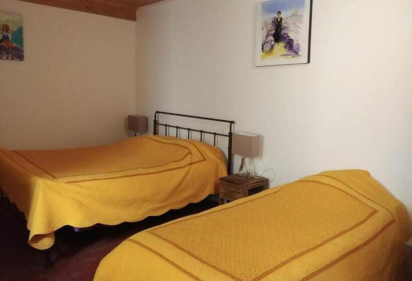 غرفة سوبيريور ثلاثية, Gîte Pilpoil