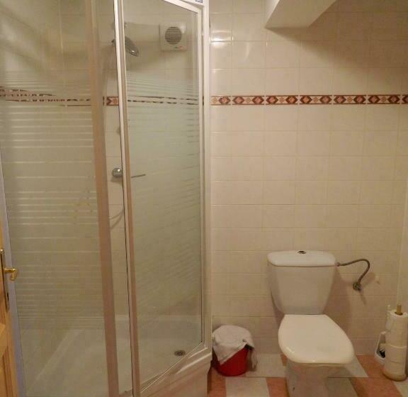 غرفة عادية خماسية, Hospoda Na Peci