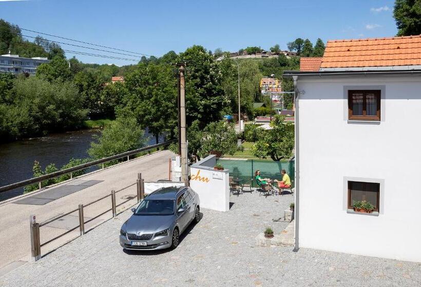 经济房, Penzion V Suchu