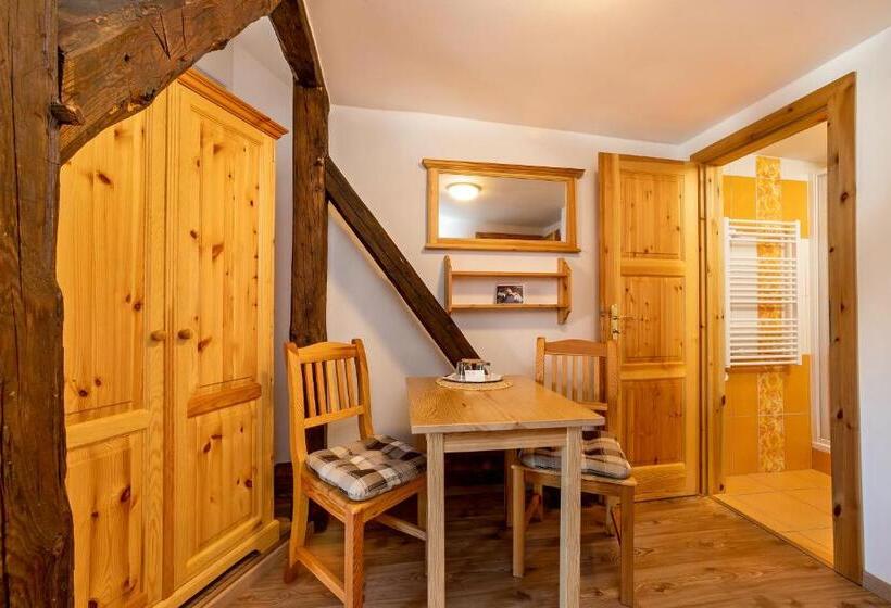 经济房, Penzion V Suchu