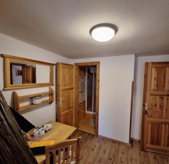 经济房, Penzion V Suchu