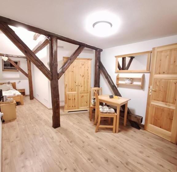 带1个卧室的豪华公寓, Penzion V Suchu