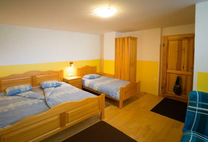 חדר סטנדרט לשלושה, Rooms And Apartments Jerman