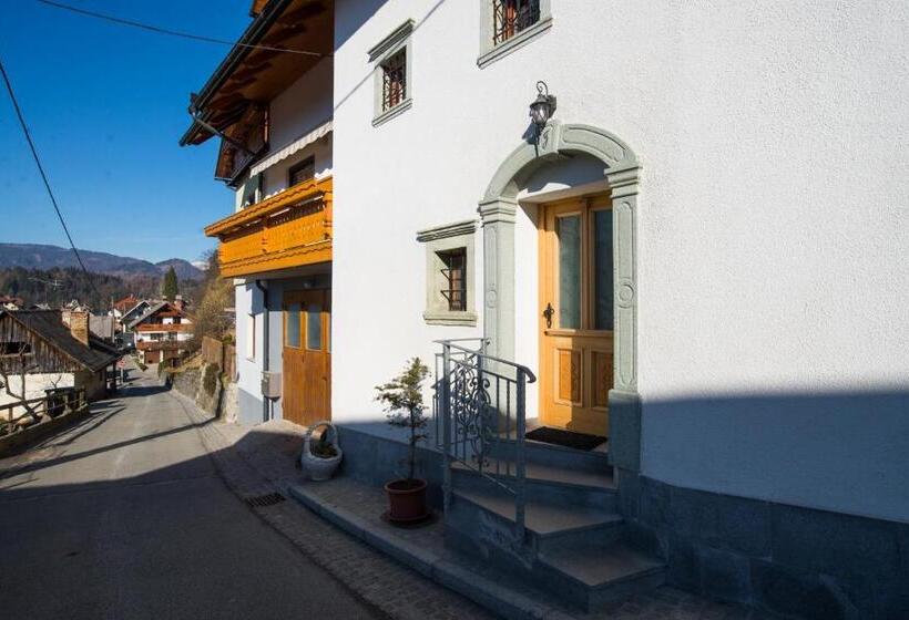 דירה משפחתית 2 חדרי שינה, Rooms And Apartments Jerman