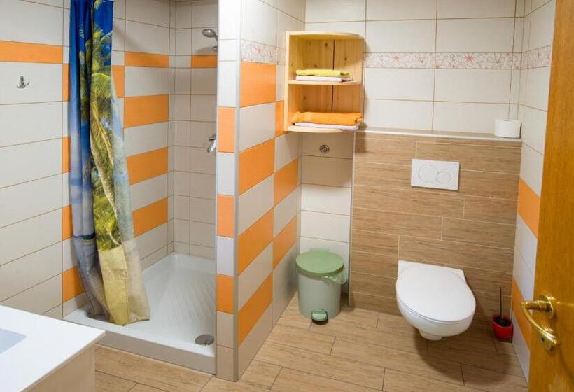 דירה משפחתית 2 חדרי שינה, Rooms And Apartments Jerman