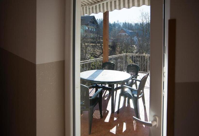 דירת 2 חדרים עם טרסה, Rooms And Apartments Jerman