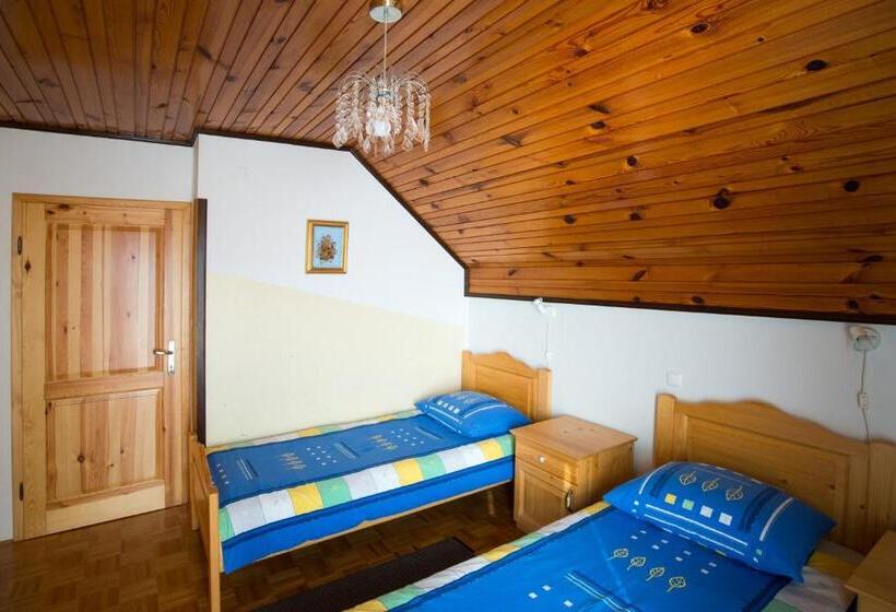 חדר סטנדרט עם מרפסת, Rooms And Apartments Jerman