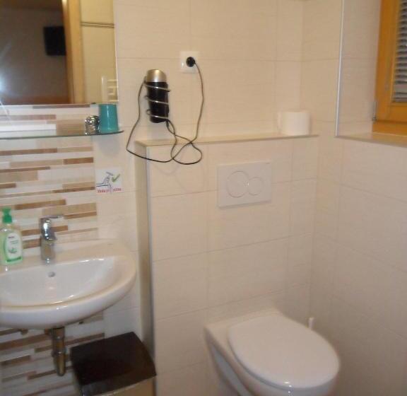 חדר סטנדרט עם מרפסת, Rooms And Apartments Jerman