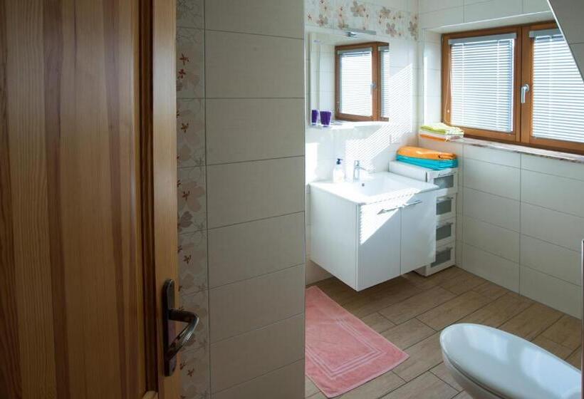 דירת חדר, Rooms And Apartments Jerman