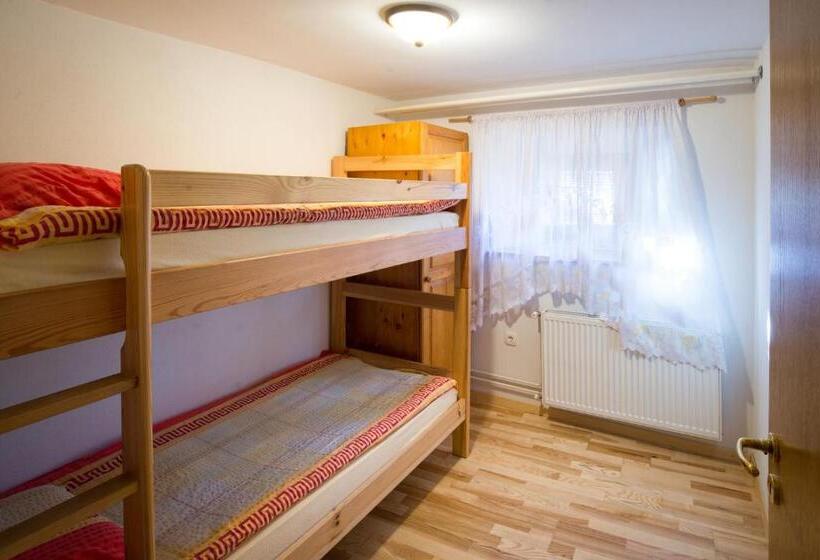 דירה משפחתית 2 חדרי שינה, Rooms And Apartments Jerman