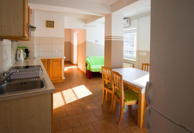 דירת 2 חדרים עם טרסה, Rooms And Apartments Jerman