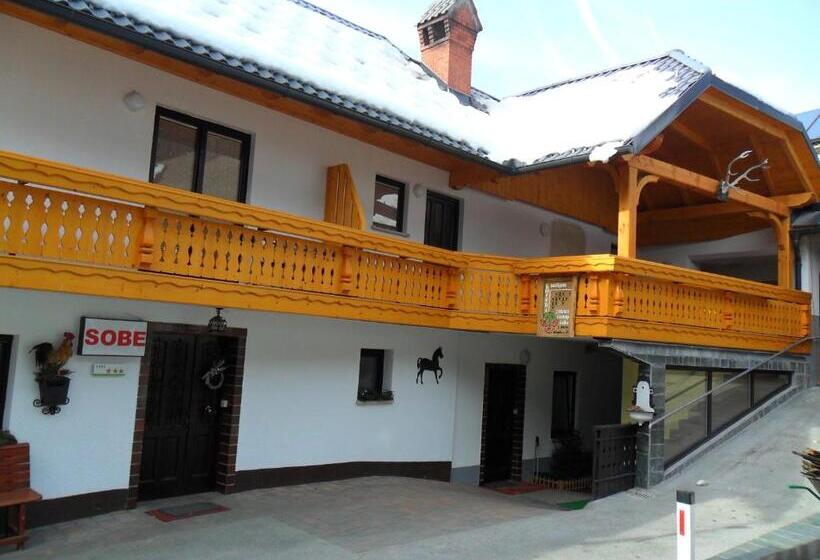 חדר סטנדרט עם מרפסת, Rooms And Apartments Jerman