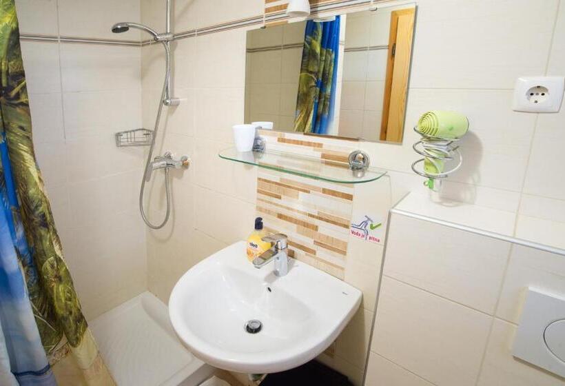 חדר סטנדרט עם מרפסת, Rooms And Apartments Jerman