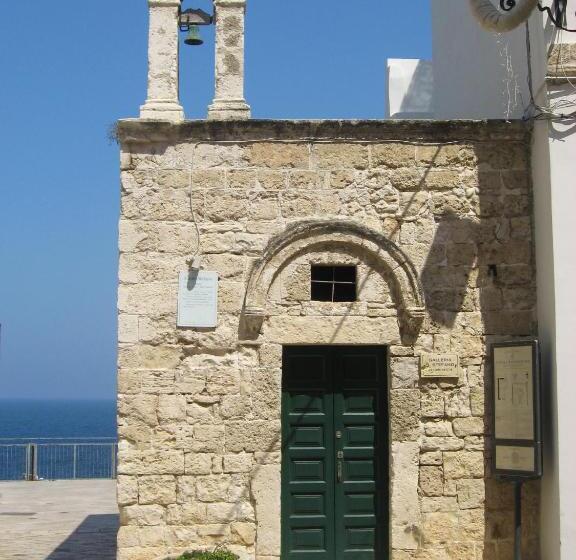 1 Szobás Ház, Via Roma 224