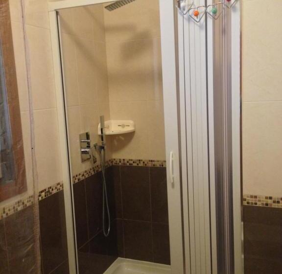 1 Szobás Ház, Via Roma 224