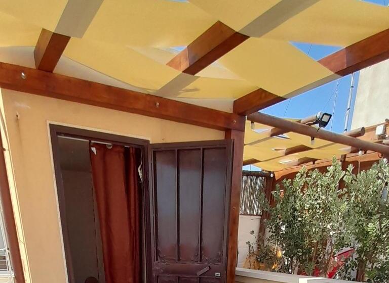 1 Szobás Ház, Via Roma 224