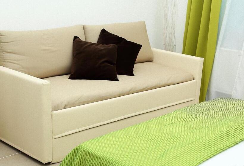 غرفة قياسية, Vico Cavour