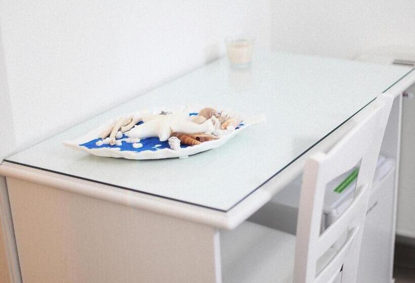 غرفة قياسية فردية, Vico Cavour