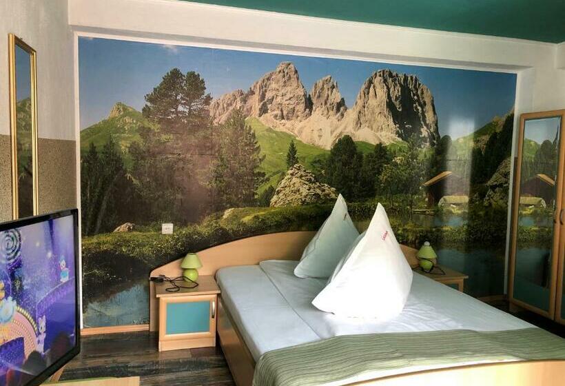 חדר סטנדרט עם מרפסת, Pensiunea Carina