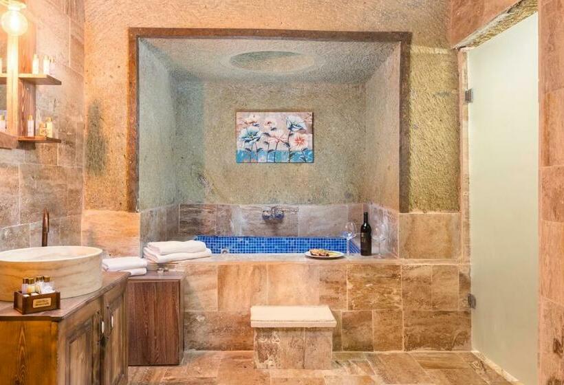 סוויטה דלוקס, Aladino Cave Suit