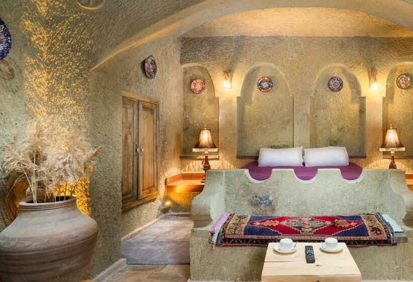 סוויטה דלוקס, Aladino Cave Suit