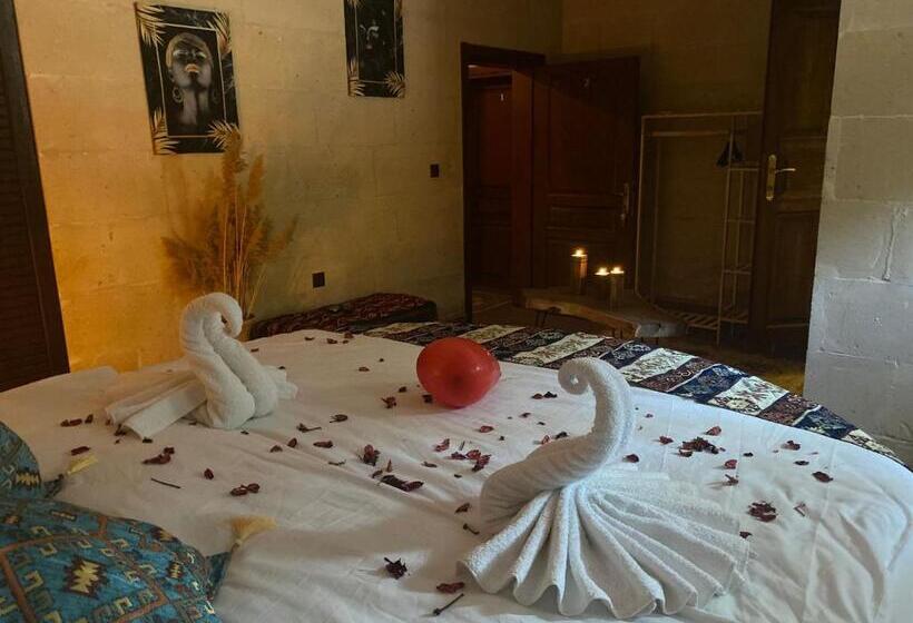 סוויטה דלוקס, Aladino Cave Suit