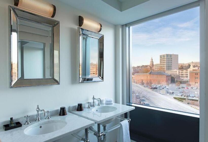 سوئیت با تخت بزرگ, Aloft Providence Downtown